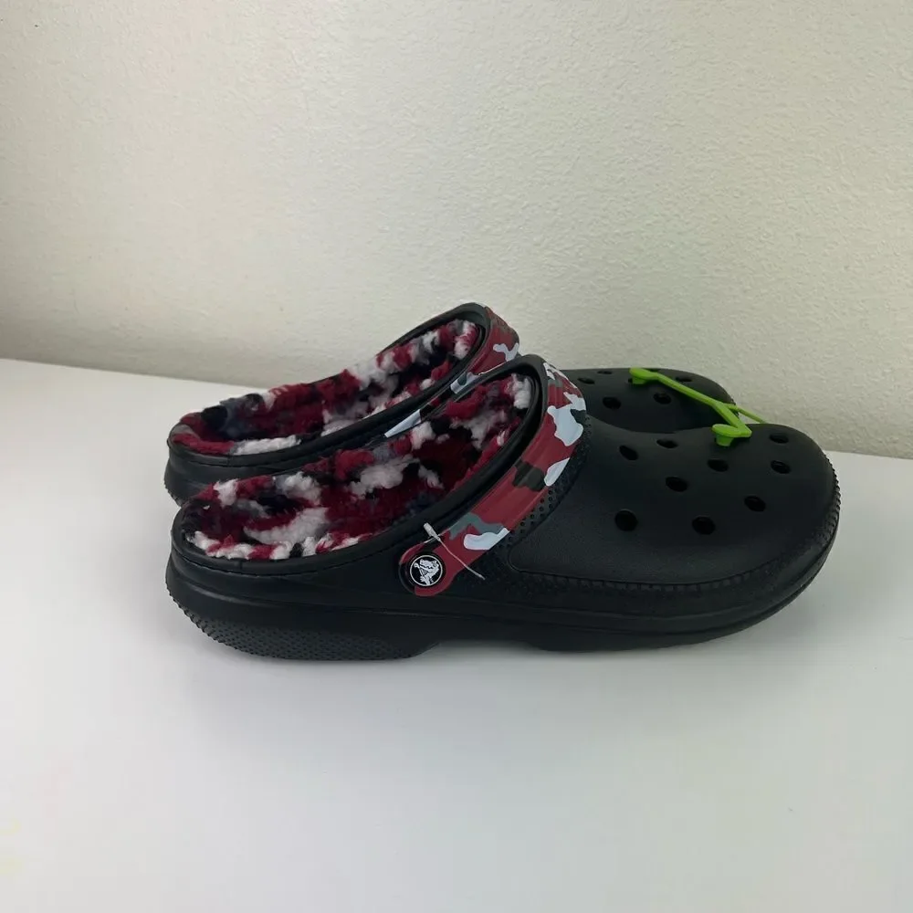 CROCS adult CLASSIC FUZZ-LINED CAMO - BLACK/RED